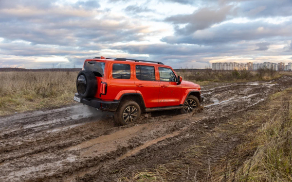 
            Считаем обновки. Мы покатались на Tank 300 после рестайлинга
        