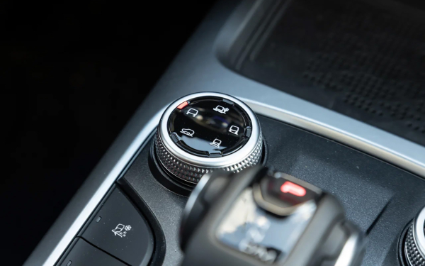 
            Считаем обновки. Мы покатались на Tank 300 после рестайлинга
        