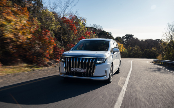 
            Хочет быть премиальнее. Тест китайского вэна JAC RF8 российской сборки
        