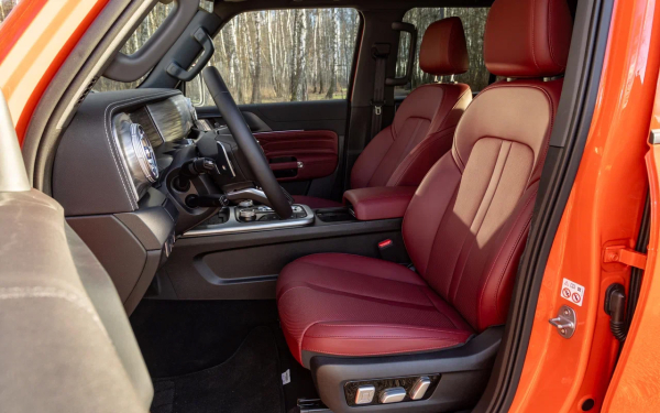 
            Считаем обновки. Мы покатались на Tank 300 после рестайлинга
        