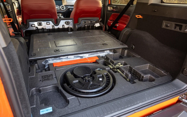 
            Считаем обновки. Мы покатались на Tank 300 после рестайлинга
        