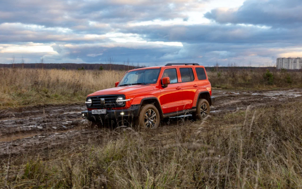 
            Считаем обновки. Мы покатались на Tank 300 после рестайлинга
        